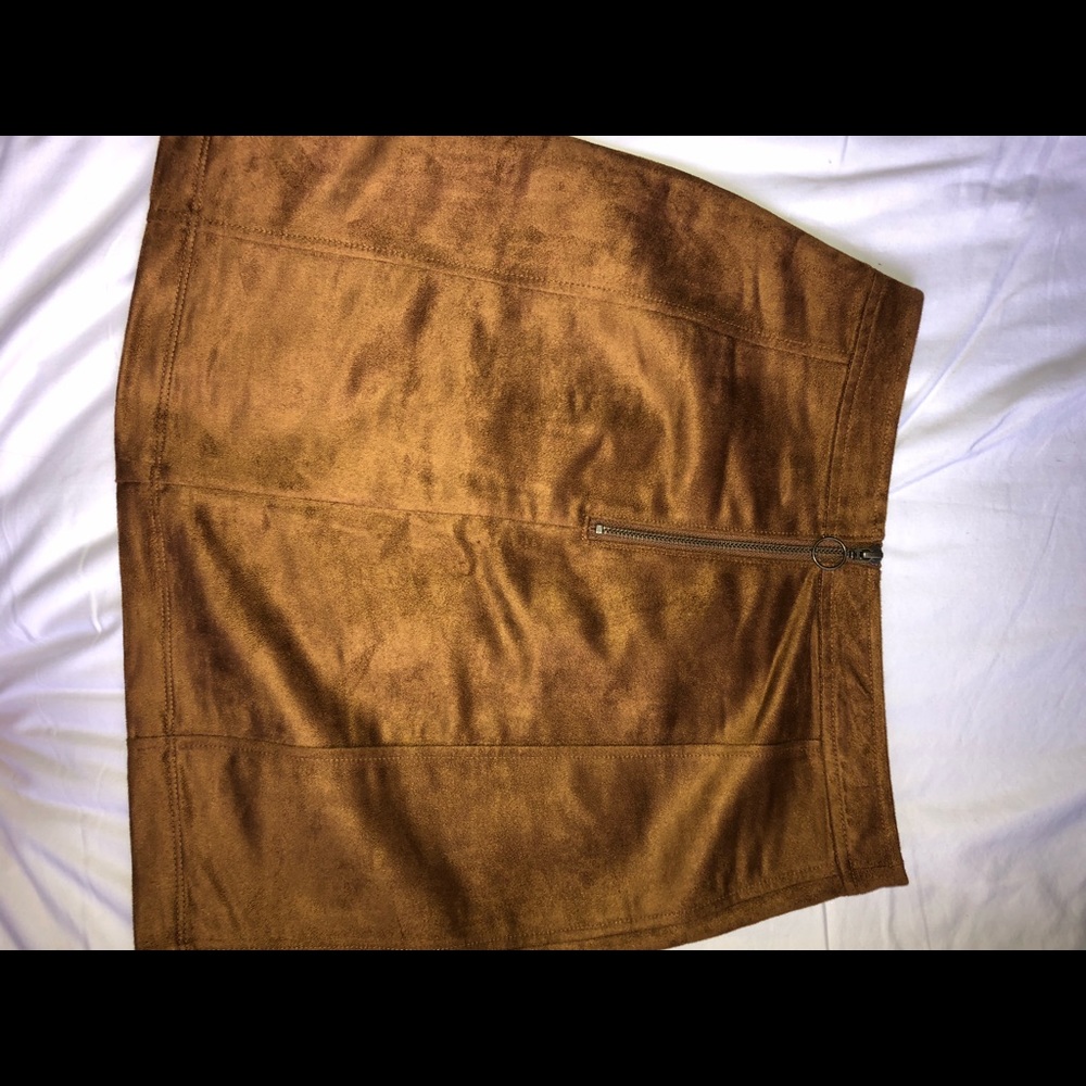 Never worn suede old navy skirt